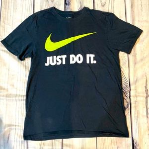Men’s Nike t-shirt